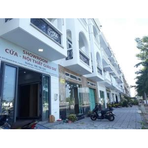 Showroom Cửa Nội Thất Giàu Dư