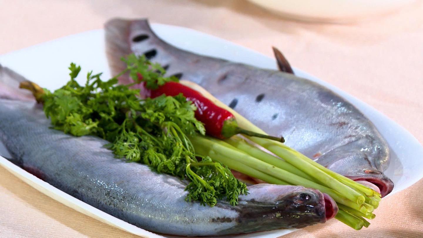 Được làm từ cá thát lát tươi