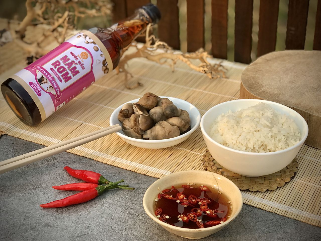 Ăn với cơm nóng