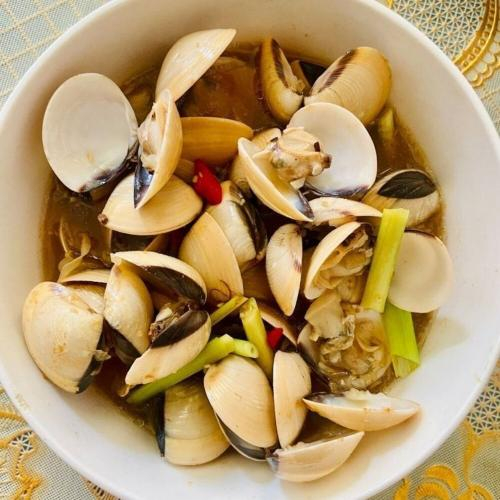 Nghêu Hấp Sả