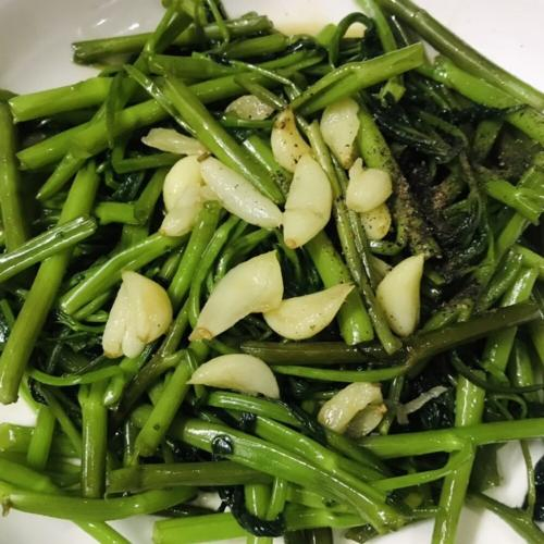 Rau Muống Xào Tỏi