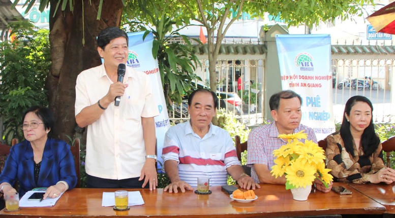 Kết nối và tháo gỡ khó khăn