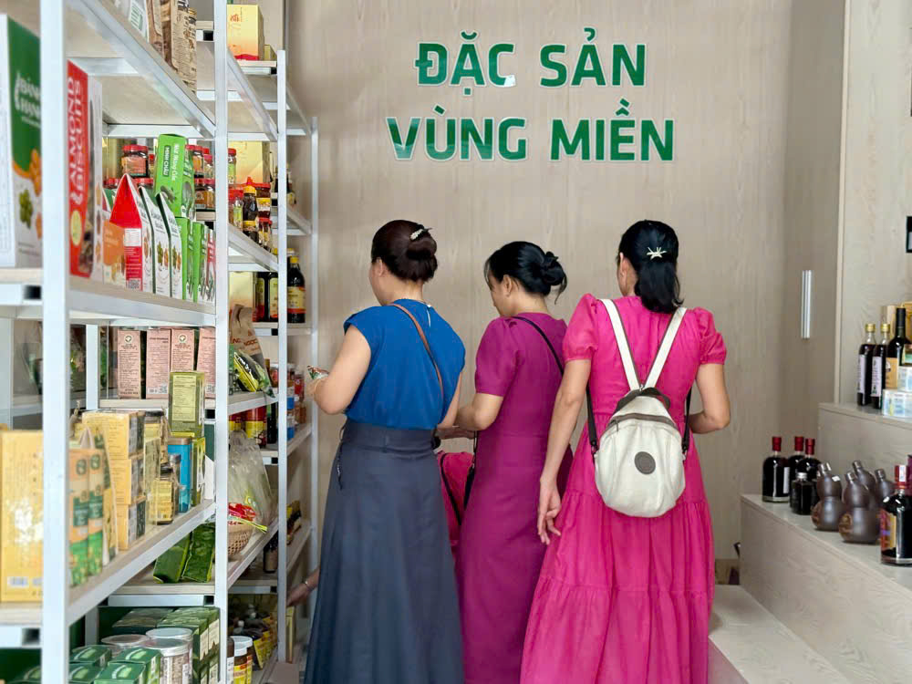Không gian cửa hàng OCOP Kiến An
