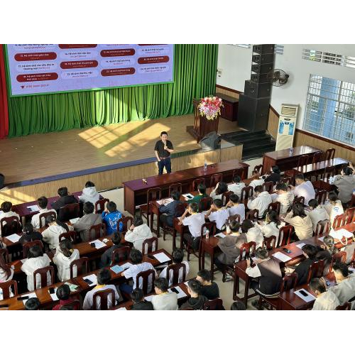 Cầu nối giữa doanh nghiệp và sinh viên