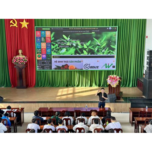 Cầu nối giữa doanh nghiệp và sinh viên