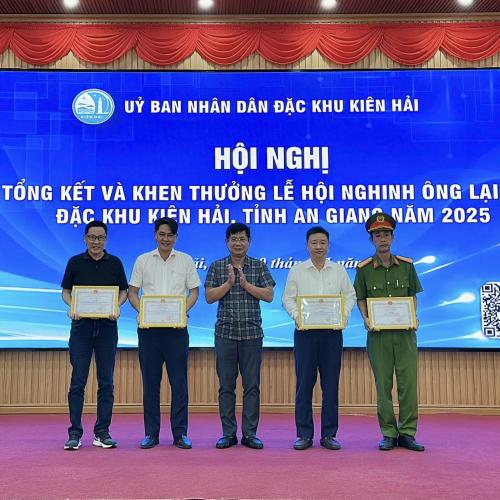 Hiền Nhân Group Nhận Giấy Khen Từ Ủy Ban Nhân Dân Đặc Khu Kiên Hải Vì Có Những Đóng Góp Nổi Bật