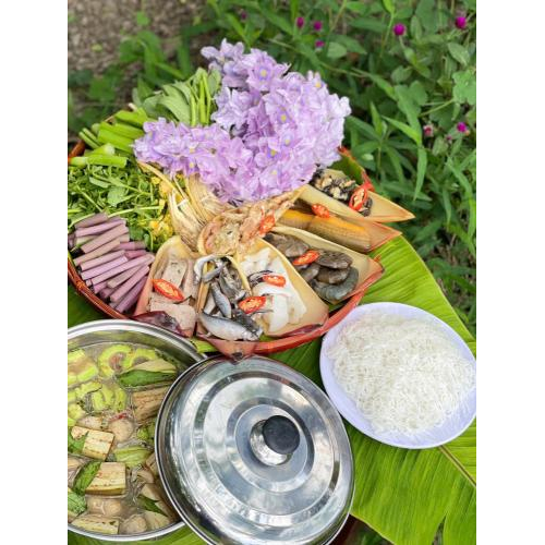 Lẩu Mắm Bông Lục Bình – Hương Vị Dân Dã Chỉ Có Ở Miền Tây Sông Nước
