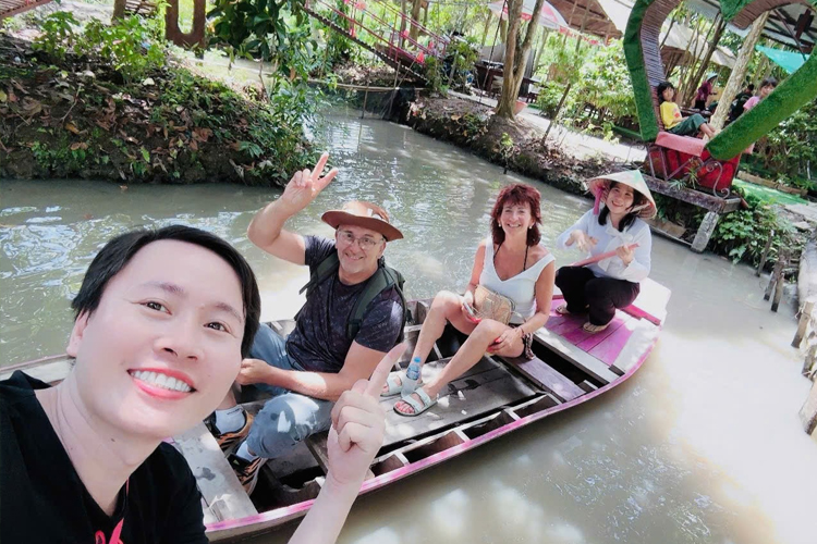 Chèo xuồng ba lá – Thư thái giữa thiên nhiên trong lành
