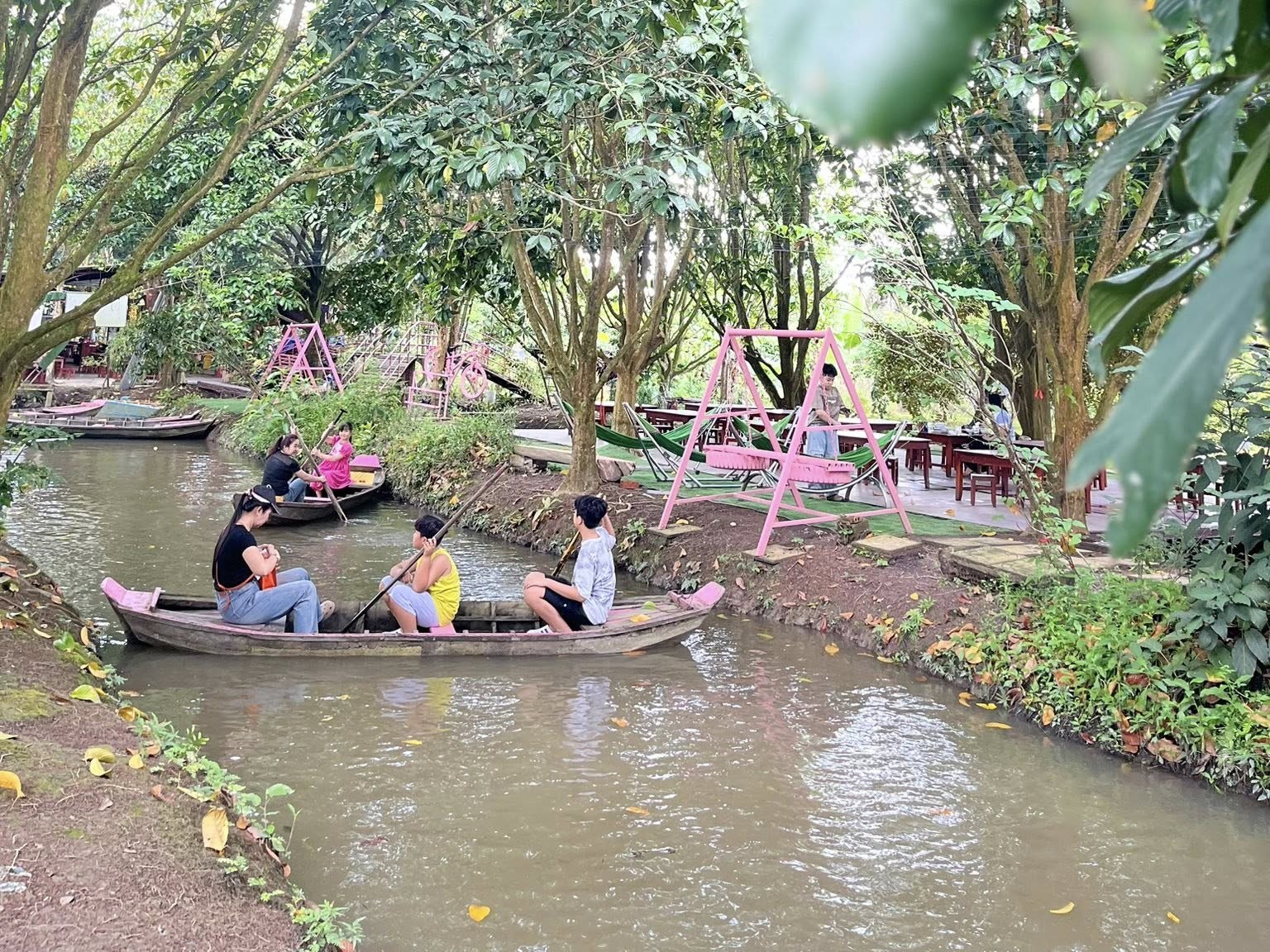 Chiều: Thả mình trong khoảng lặng