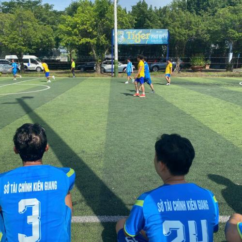 Rực Cháy Sân Cỏ Mùa Hè Cùng Phú Điền