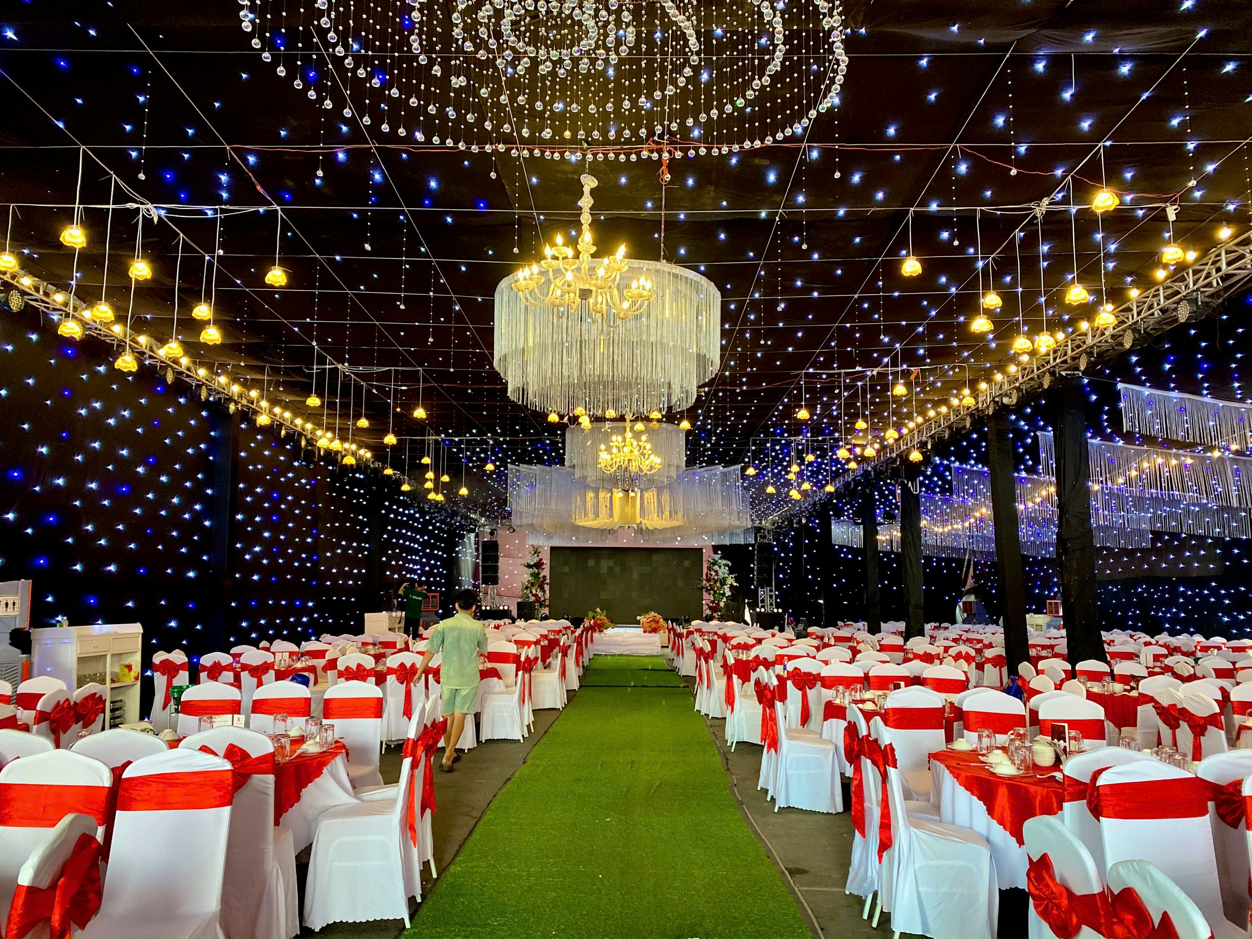 Bữa tiệc lung linh – Dấu ấn của sự sang trọng và tinh tế