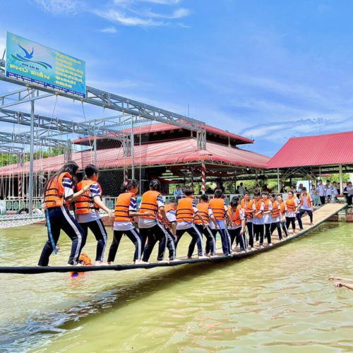 Trải Nghiệm "Cầu Lắc" – Niềm Vui Dân Gian Tại Khu Du Lịch Phú Điền