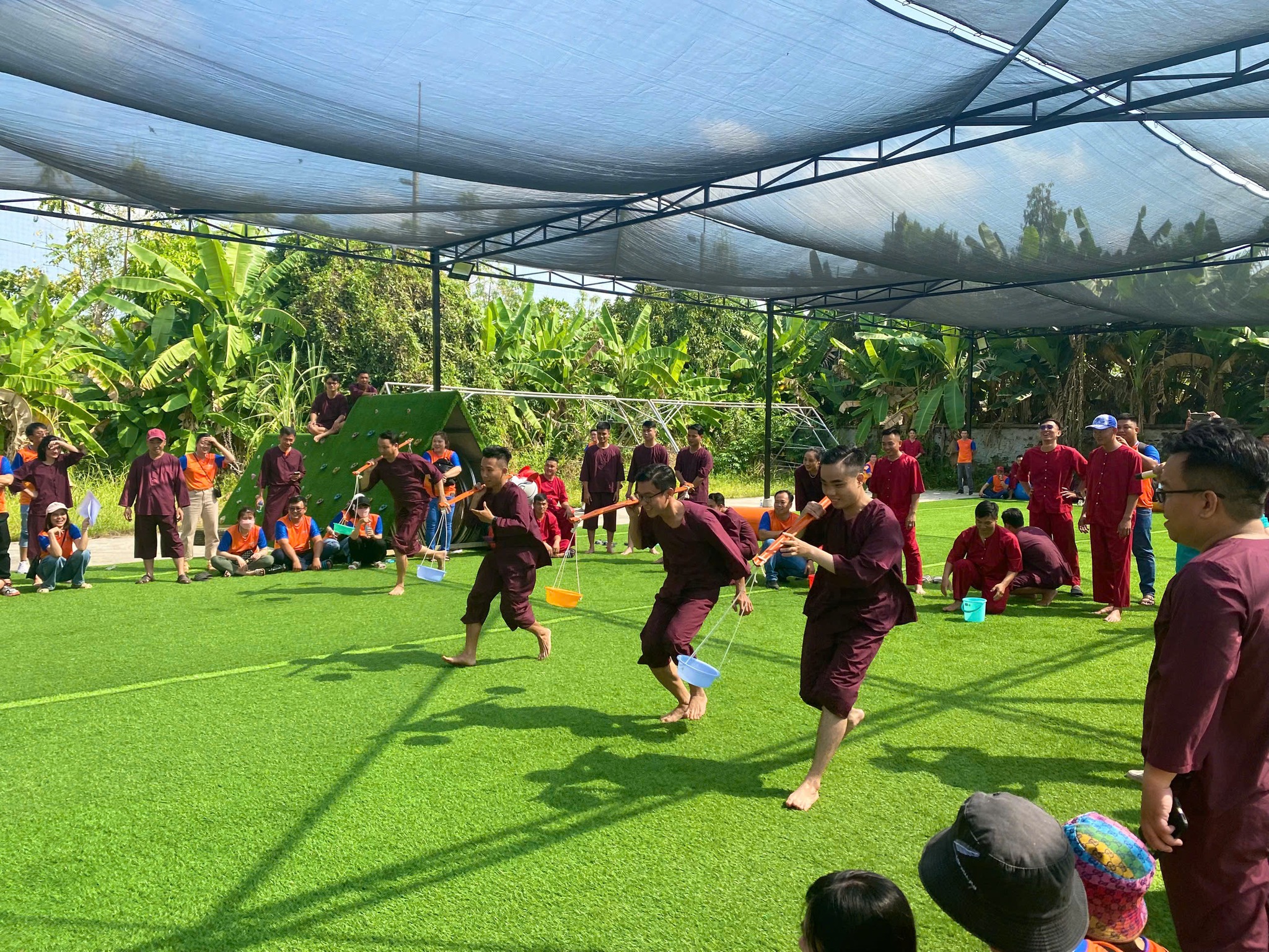 Lồng ghép nội dung học tập, giáo dục ngoài sách vở