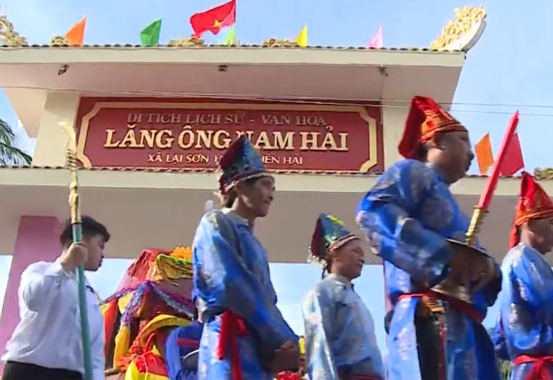 Không khí rộn ràng ngày hội