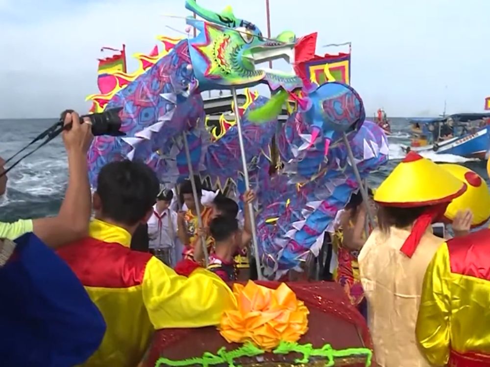 Nghi thức nghinh ông thiêng liêng – Đậm đà bản sắc biển đảo