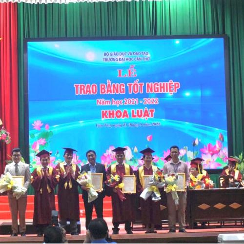 Tham Dự Lễ Tốt Nghiệp Khoa Luật - Trường Đại Học Cần Thơ