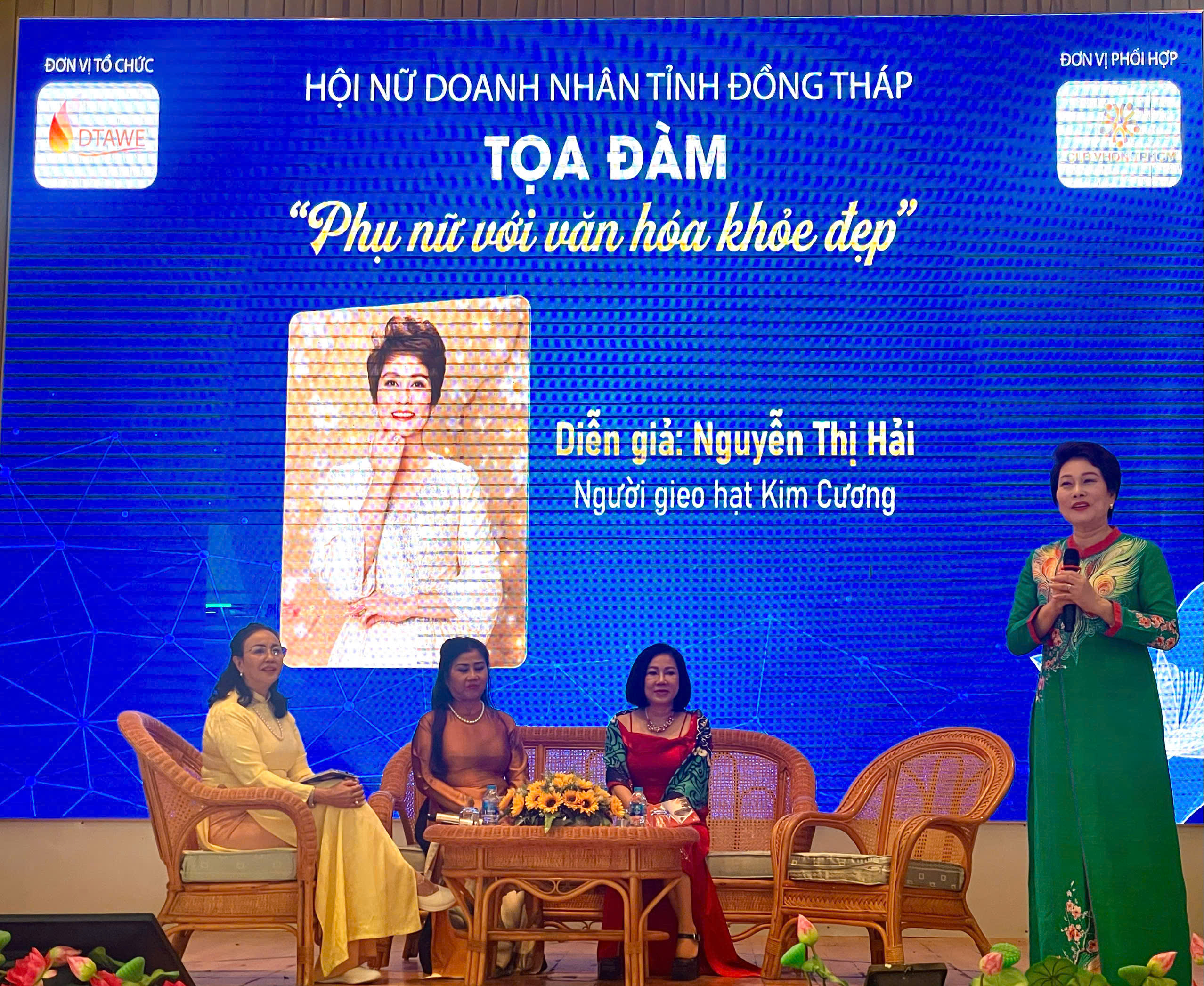 Phụ nữ với văn hóa sống khỏe và tự tin