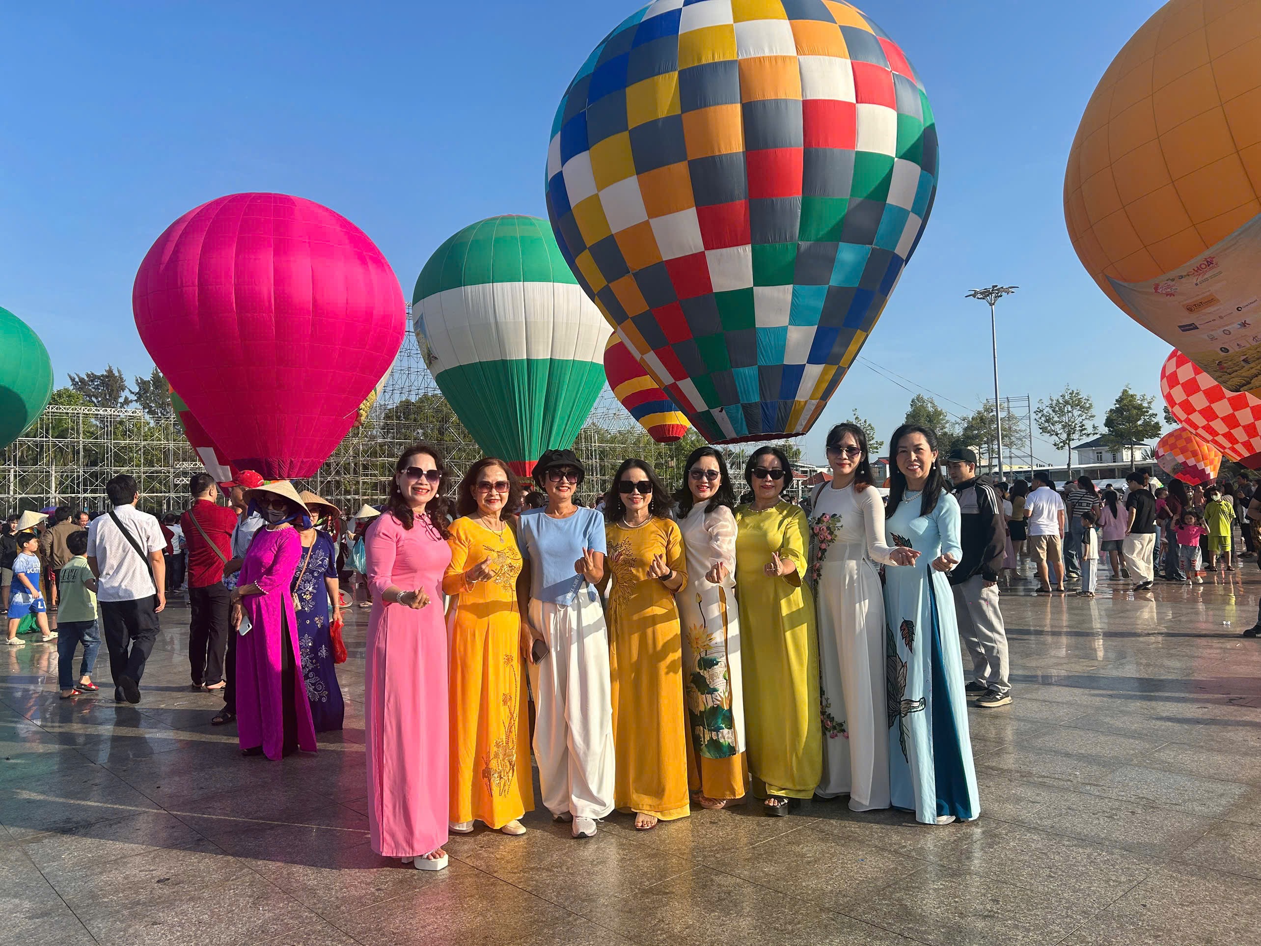 Khinh khí cầu – Biểu tượng của khát vọng vươn cao