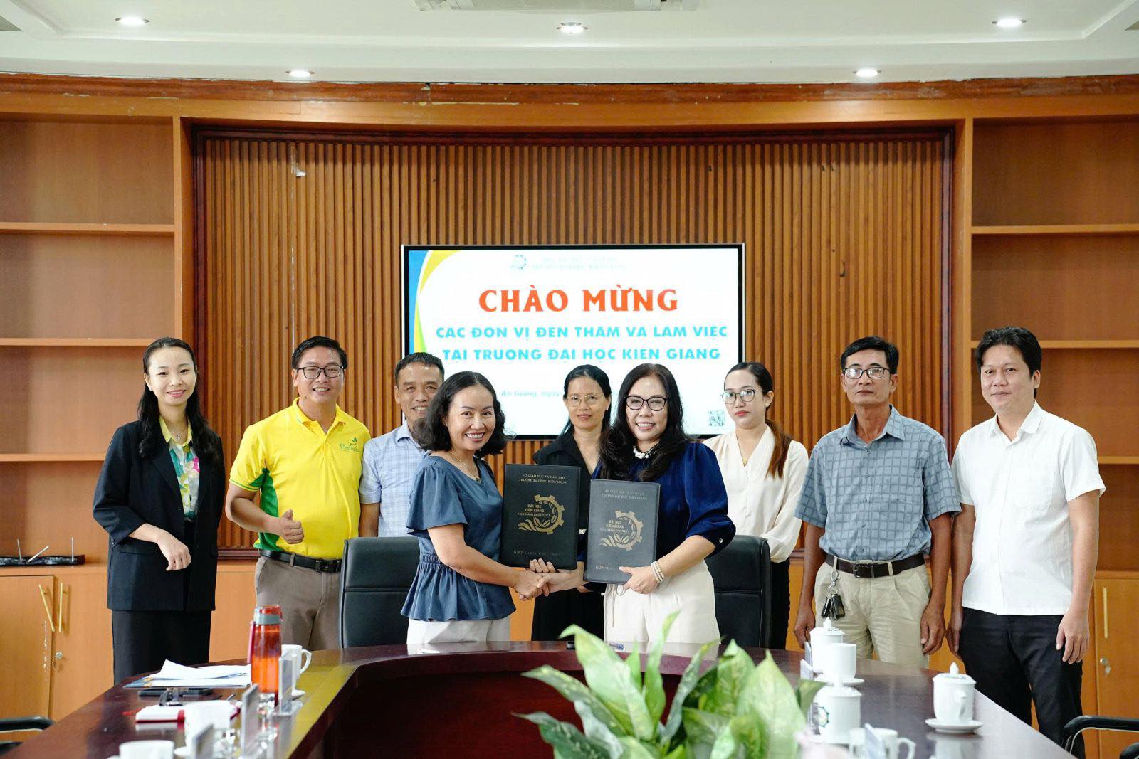 Tham gia làm việc tại Trường Đại học Kiên Giang