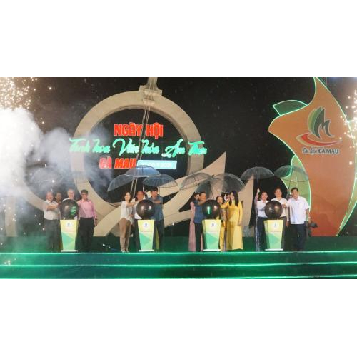 Hàng trăm đặc sản quy tụ tại Ngày hội Tinh hoa văn hóa Ẩm thực Cà Mau