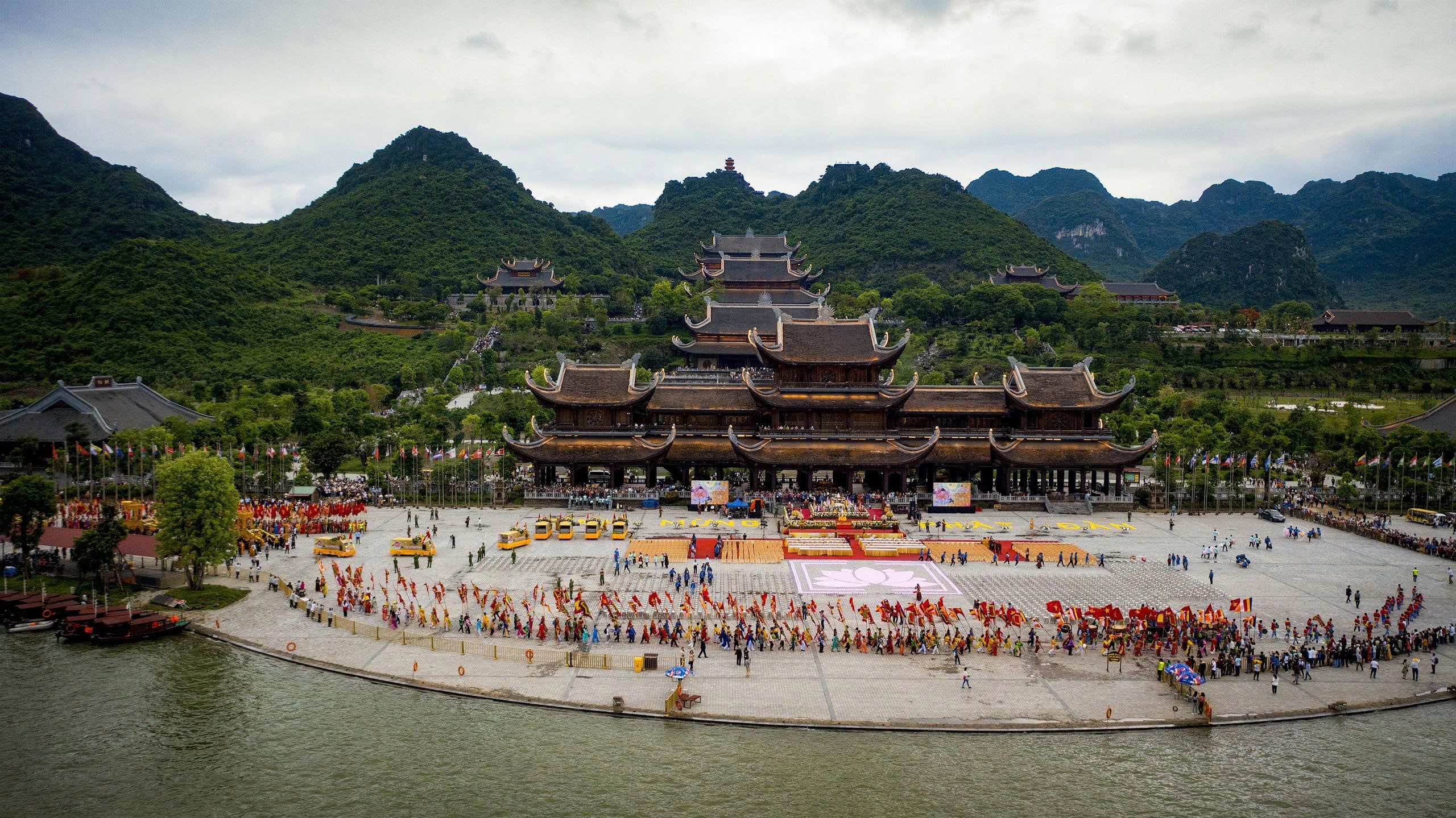Lễ hội chùa Tam Chúc