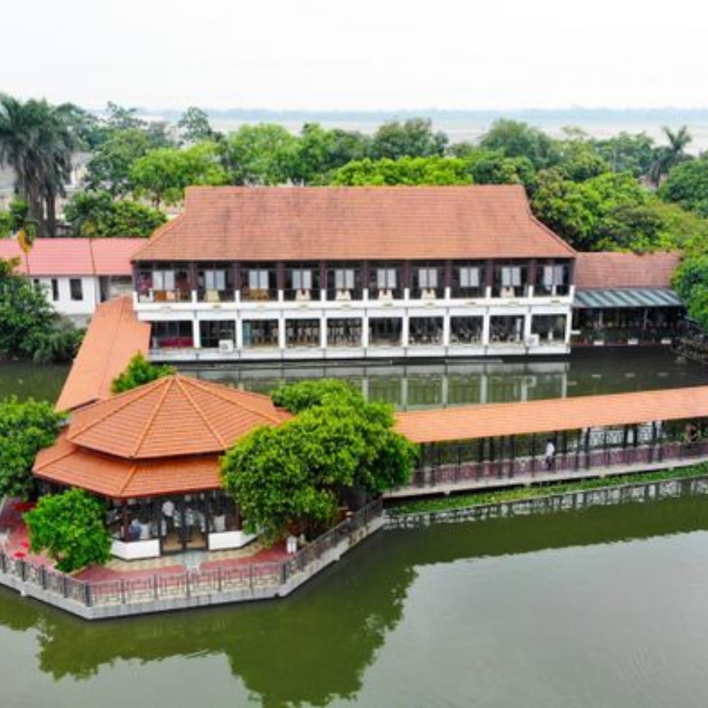 Quán Cá Hạc Trì