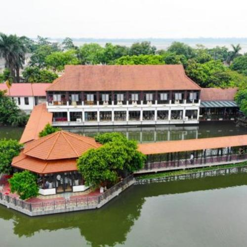 Quán Cá Hạc Trì
