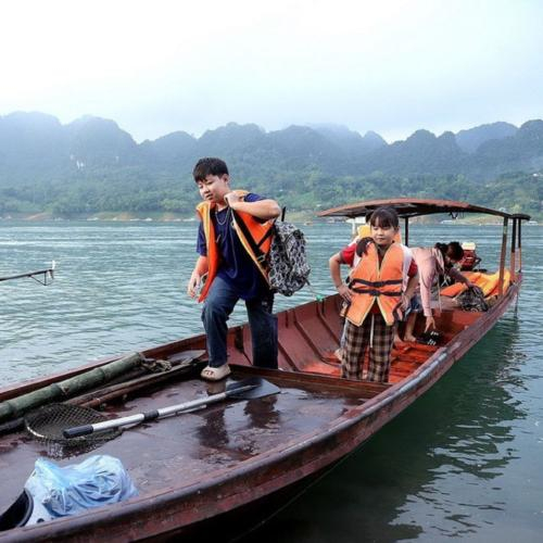 Thầy Trò Vùng Cao Lòng Hồ, Vượt Sông Đà Gieo Mầm Con Chữ
