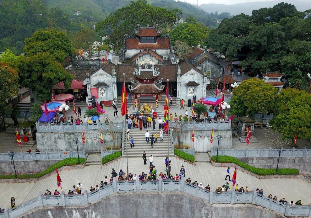Tìm hiểu về đền Cửa Ông