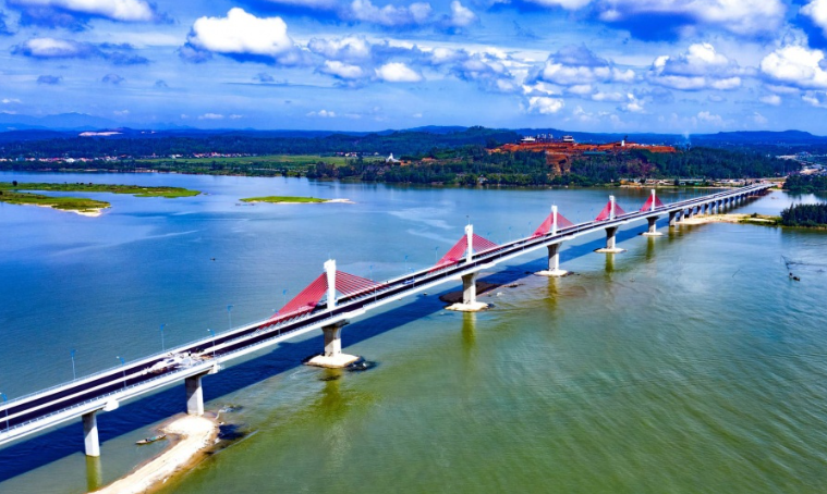 Quảng Ngãi: Điểm đến đầu tư giàu tiềm năng và ưu đãi