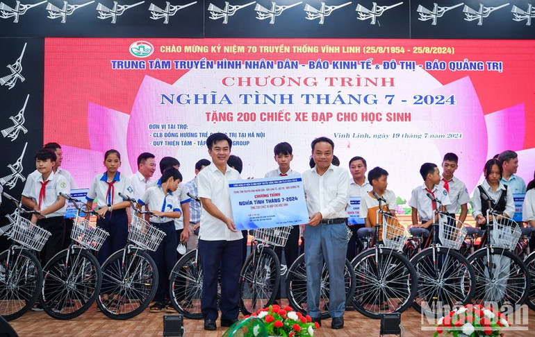 Chương trình nghệ thuật đặc biệt Vĩ tuyến 17 – Khát vọng hòa bình