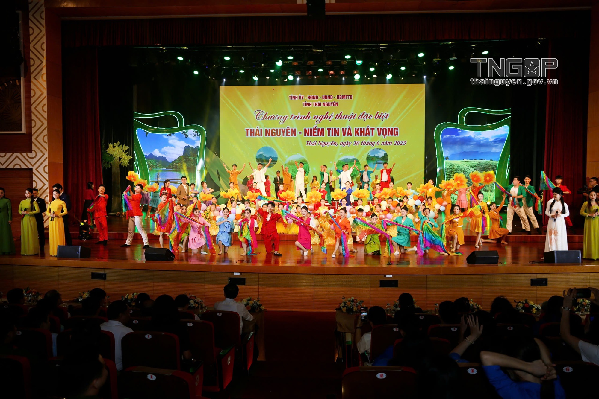 Chương trình nghệ thuật đặc biệt “Thái Nguyên - Niềm tin và khát vọng”