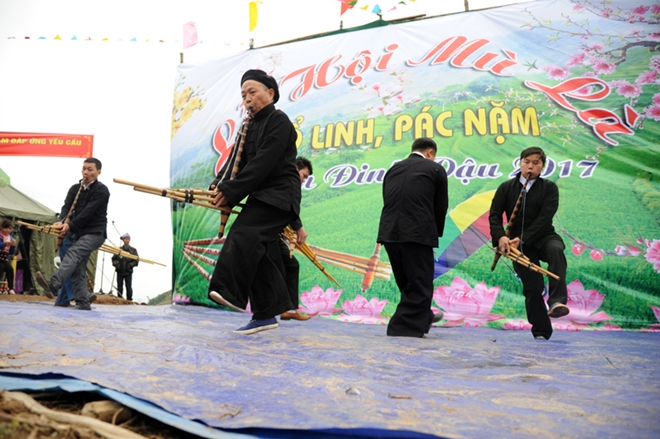 Lễ hội Mù Là trên đỉnh đèo Lủng Phặc