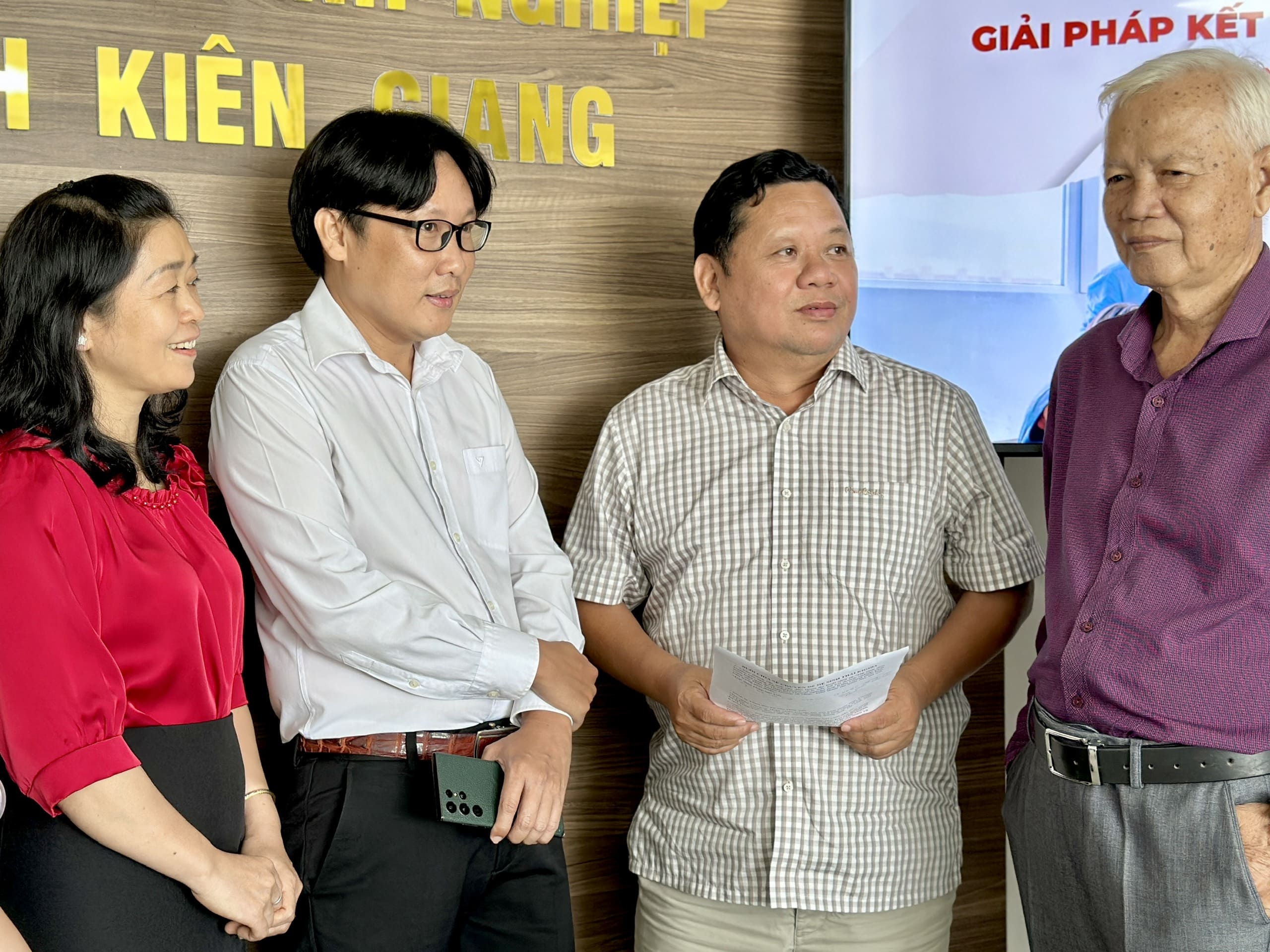 Phổ biến giải pháp chuyển đổi số đến các doanh nghiệp