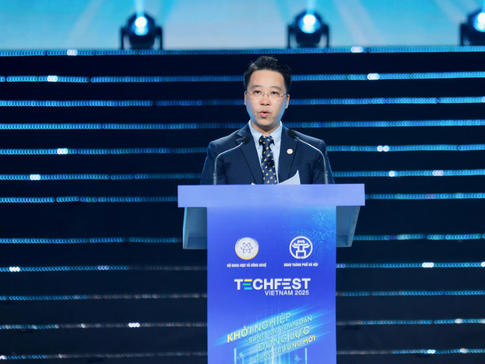 An Open Innovation Space Connecting Startups and the Community