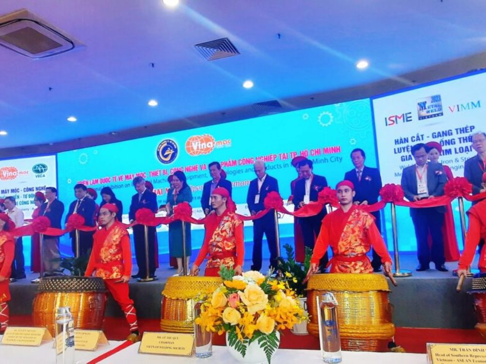 1. Toàn cảnh triển lãm