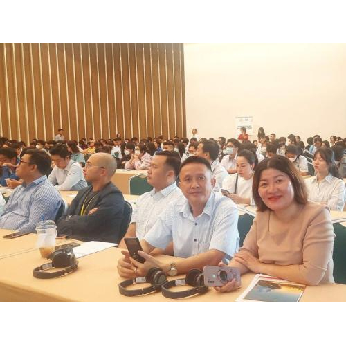 3. Hoạt động chia sẻ và đối thoại chuyên sâu