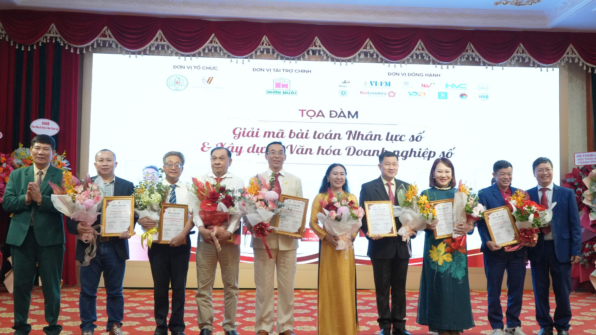 Định hướng phát triển quản trị và nhân lực số bền vững