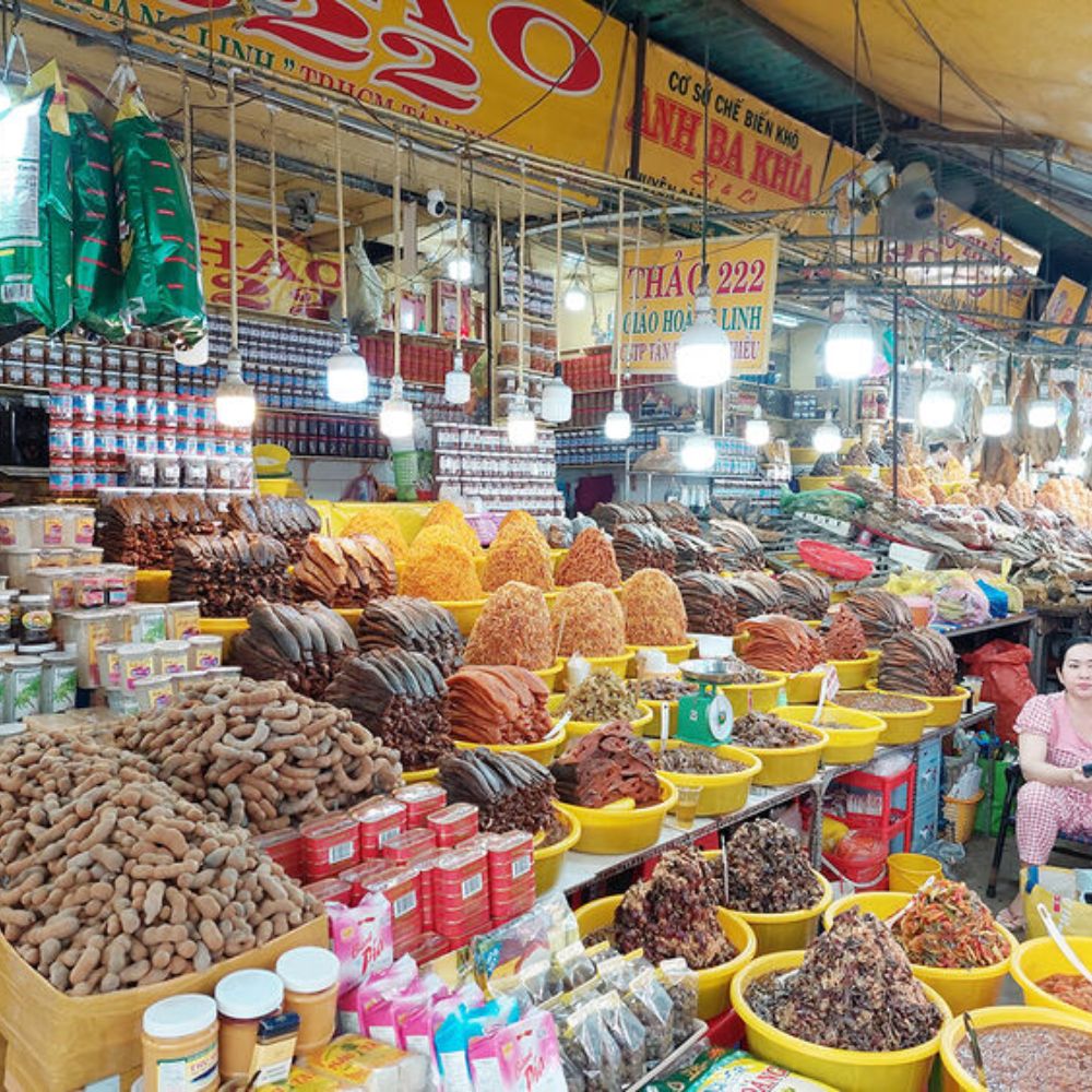 Hướng Đi Mới Cho Chợ Truyền Thống: Thay Đổi Để Tồn Tại Hay Chấp Nhận Bị Lãng Quên?