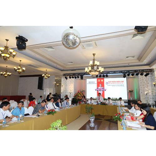 Hội thảo báo chí về vấn nạn tin giả