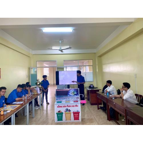 Không khí sôi nổi – Sinh viên tự tin chinh phục ý tưởng khởi nghiệp