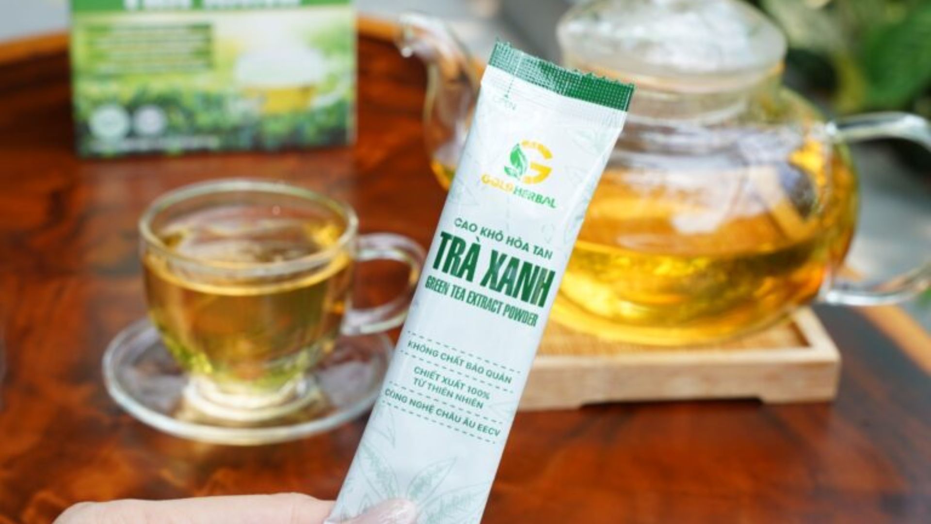 1. Từ búp trà tươi đến ly trà tiện lợi