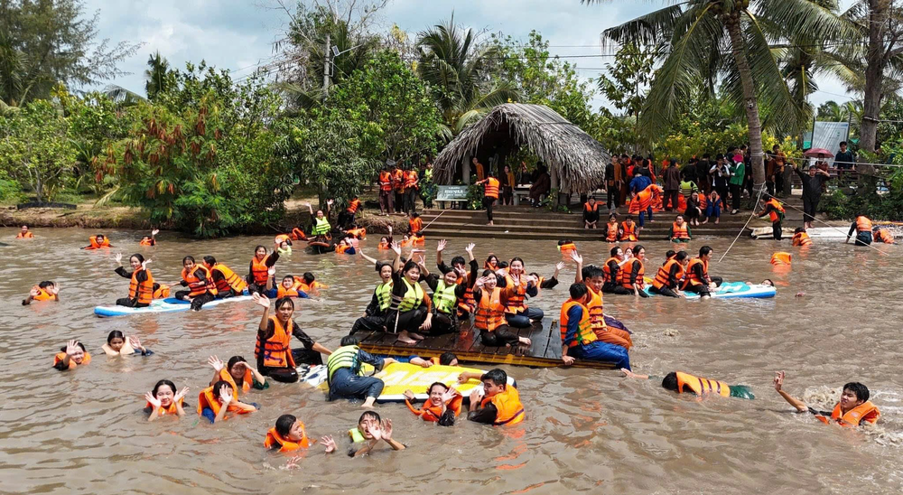 Tour học sinh