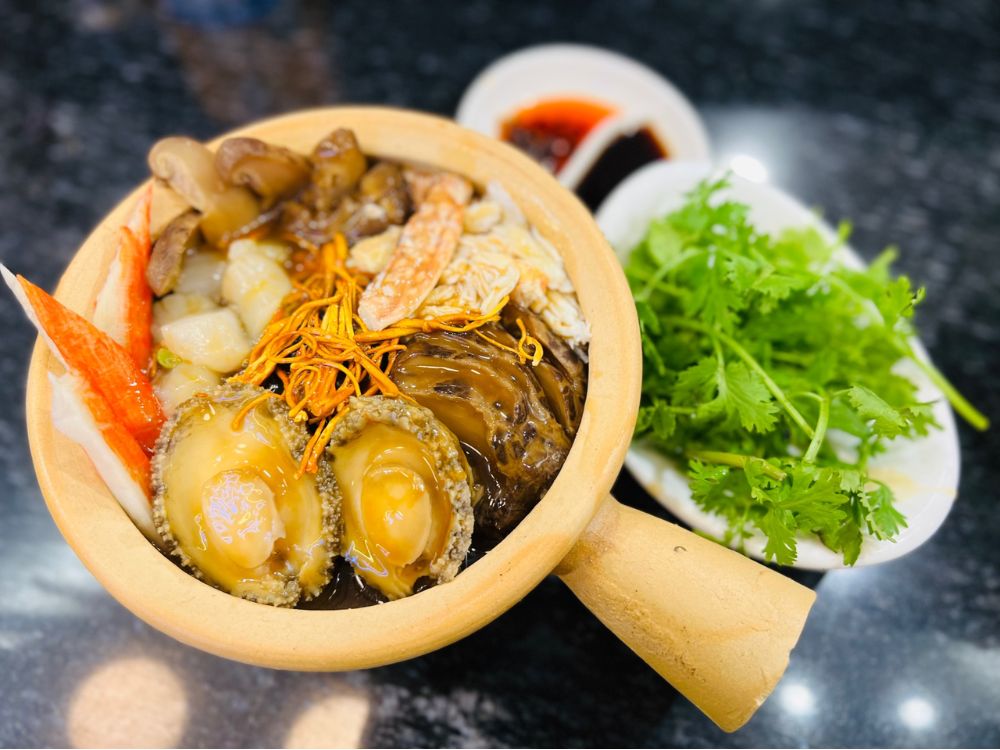 Soup bào ngư hòa tuộc