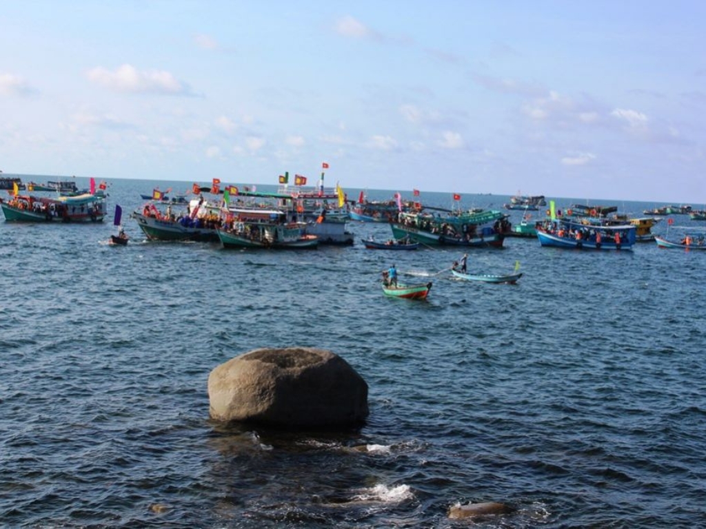 Nghi thức linh thiêng – Không khí Lễ hội rộn ràng