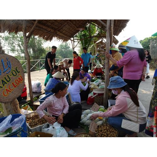 Hơn cả một khu chợ, đó là tình người