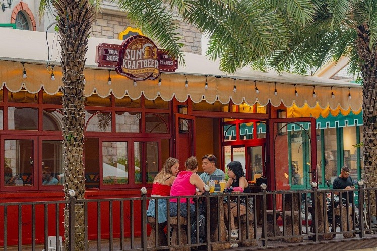 Khu phố Thương mại - Nghệ thuật Sunset Bazaar