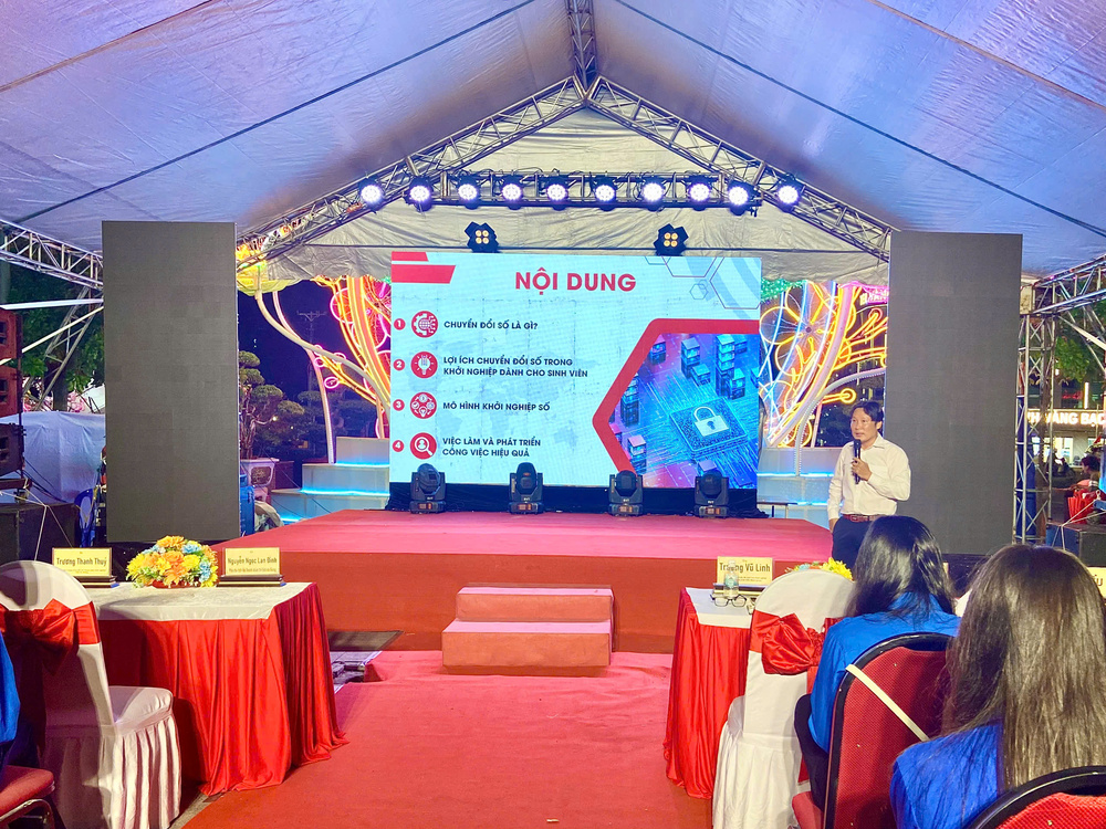 Chuyển đổi số – Chìa khóa mở ra cơ hội khởi nghiệp và việc làm cho sinh viên