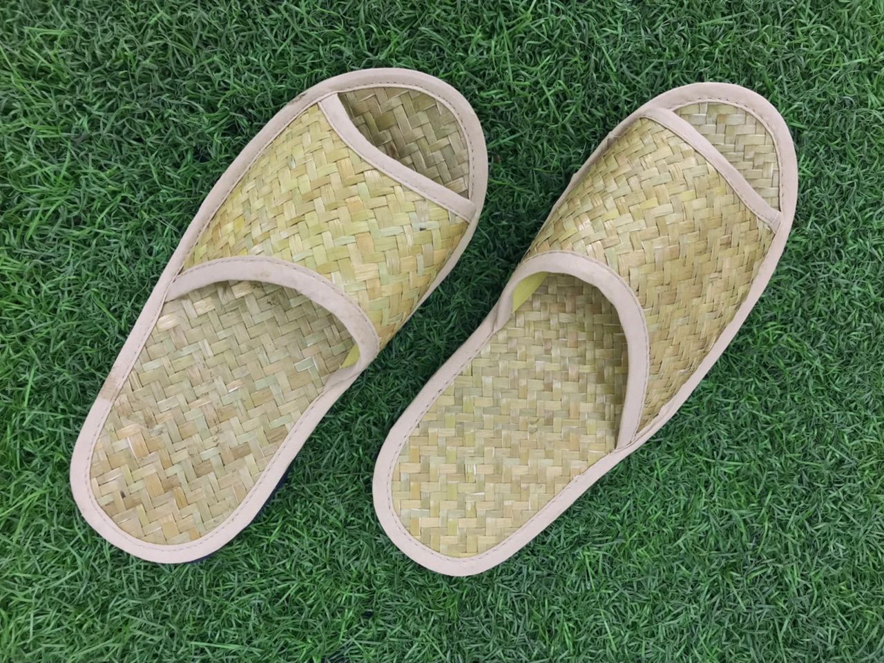 Dép cỏ bàng dùng trong resort, khách sạn