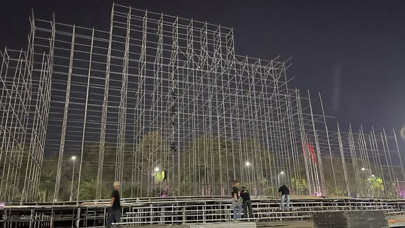 Đại Tiệc Khai Mạc: Âm Nhạc, Ánh Sáng Và Sắc Hoa